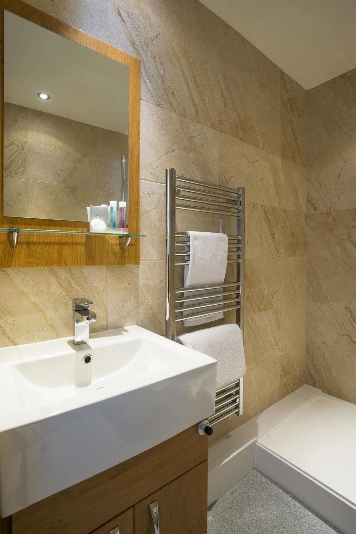 Cim Business Centre Hotell Maidenhead Exteriör bild